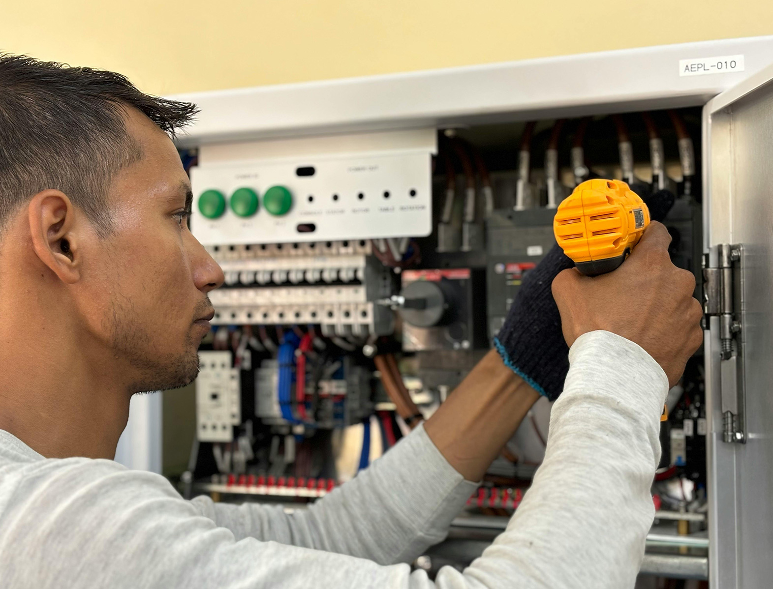 The Hidden Costs of Outdated Switchboards – and How to Avoid Them